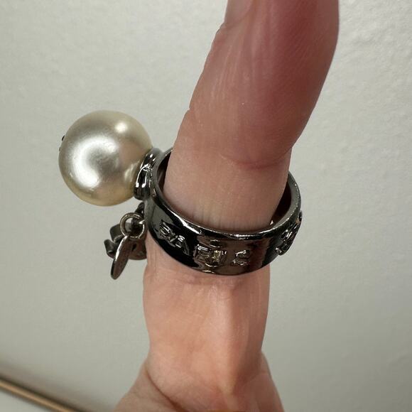 Chanel Paris Silver Embossed Logo Pearl Crystal Heart Dangle Ring 6.5 - Picture 13 of 16
